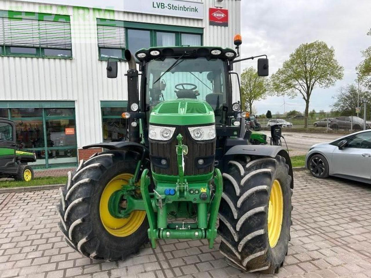 John Deere 6150r - Farm tractor: picture 2 John Deere 6150r - Farm tractor: picture 2