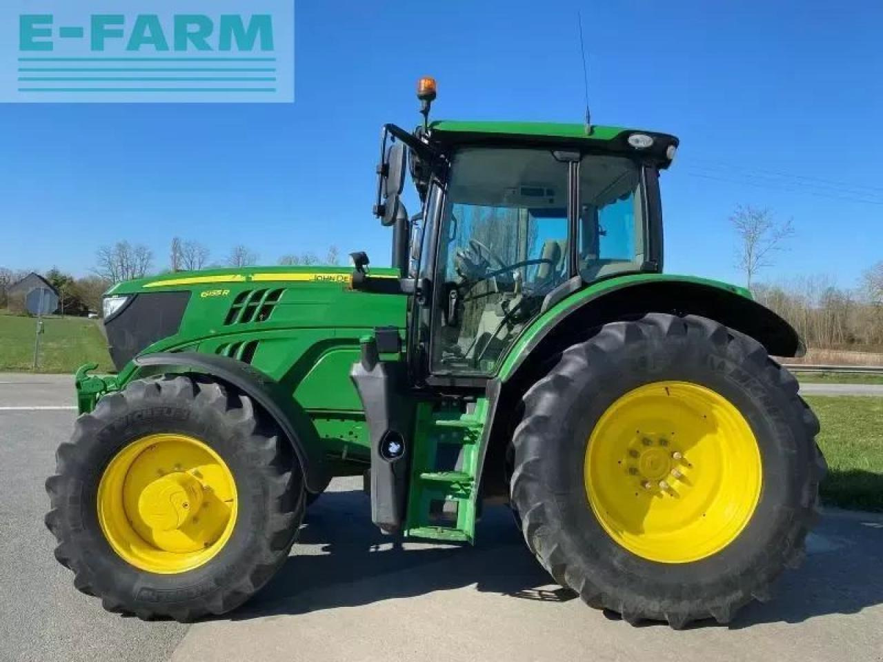 John Deere 6155r - Farm tractor: picture 3 John Deere 6155r - Farm tractor: picture 3