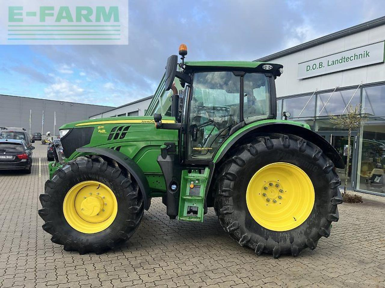 John Deere 6155r - Farm tractor: picture 2 John Deere 6155r - Farm tractor: picture 2