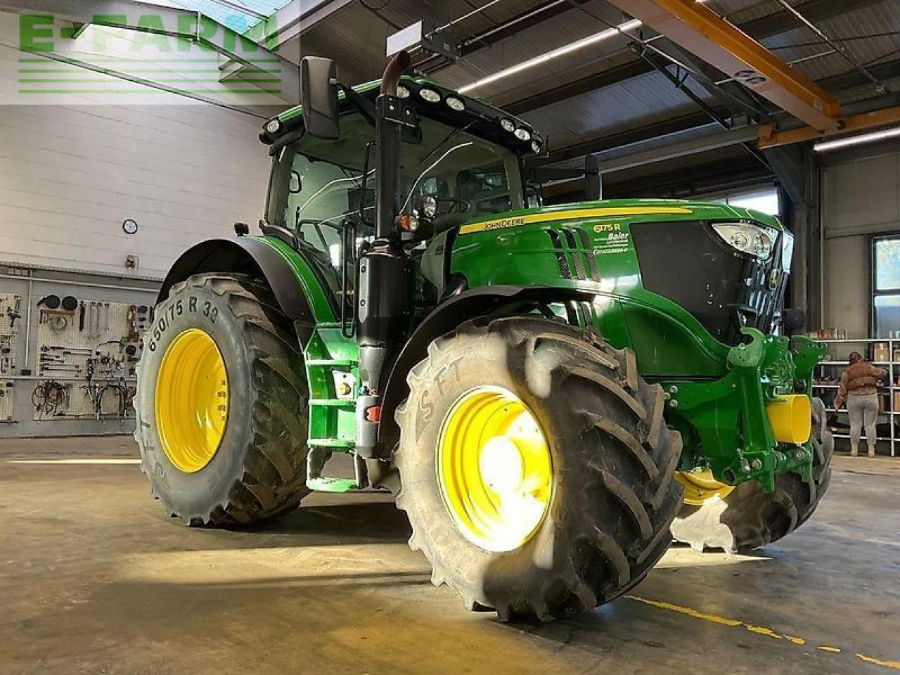 John Deere 6175 r - Farm tractor: picture 2 John Deere 6175 r - Farm tractor: picture 2