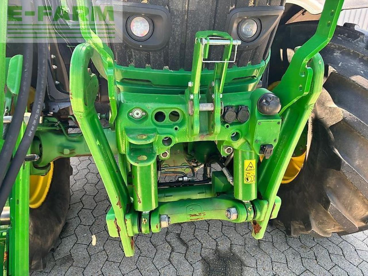 John Deere 6175r - Farm tractor: picture 3 John Deere 6175r - Farm tractor: picture 3