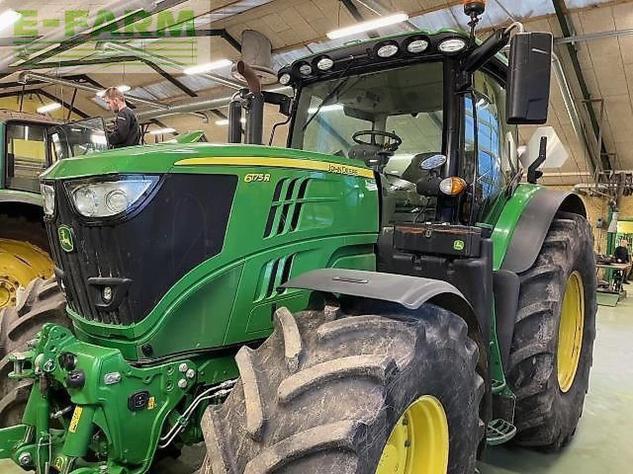 John Deere 6175r - Farm tractor: picture 2 John Deere 6175r - Farm tractor: picture 2