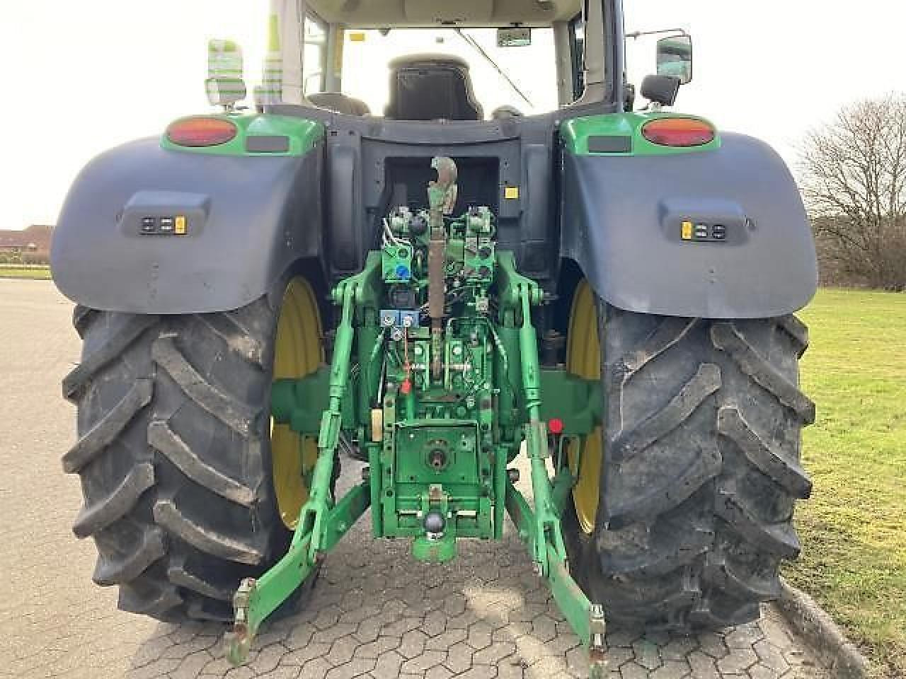 John Deere 6190r - Farm tractor: picture 3 John Deere 6190r - Farm tractor: picture 3