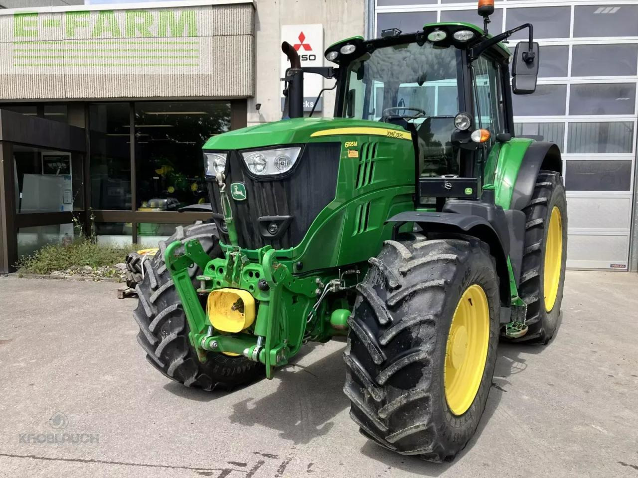 John Deere 6195m - Farm tractor: picture 2 John Deere 6195m - Farm tractor: picture 2