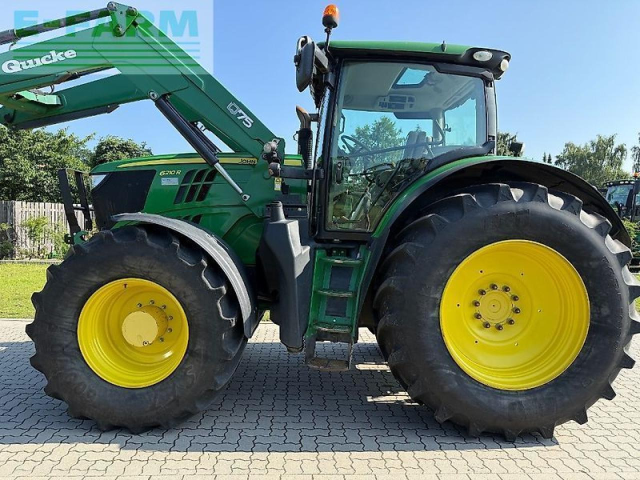 Farm tractor John Deere 6210r: picture 6