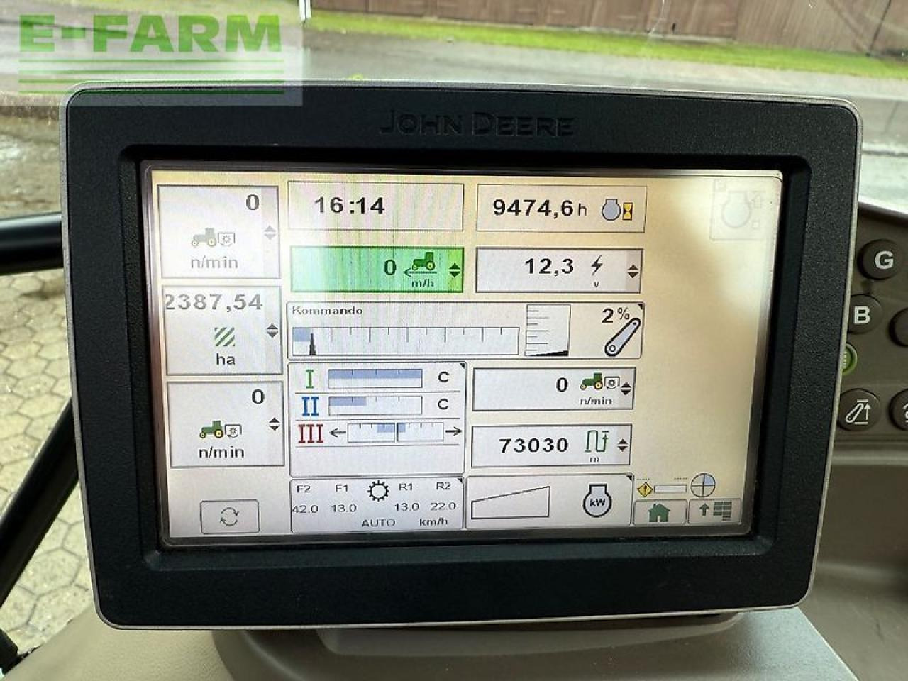 Farm tractor John Deere 6210r: picture 22