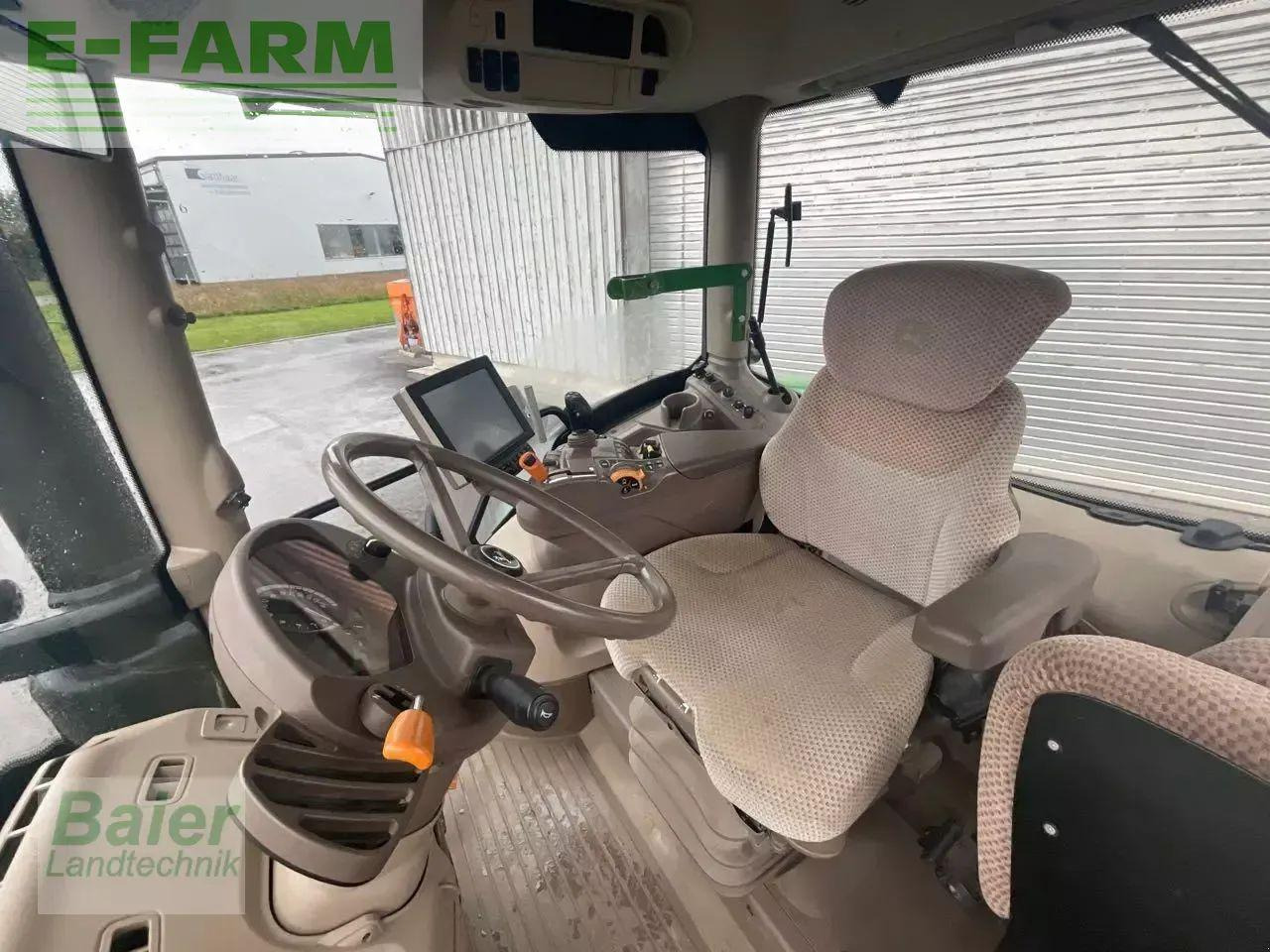 Farm tractor John Deere 6215r: picture 6