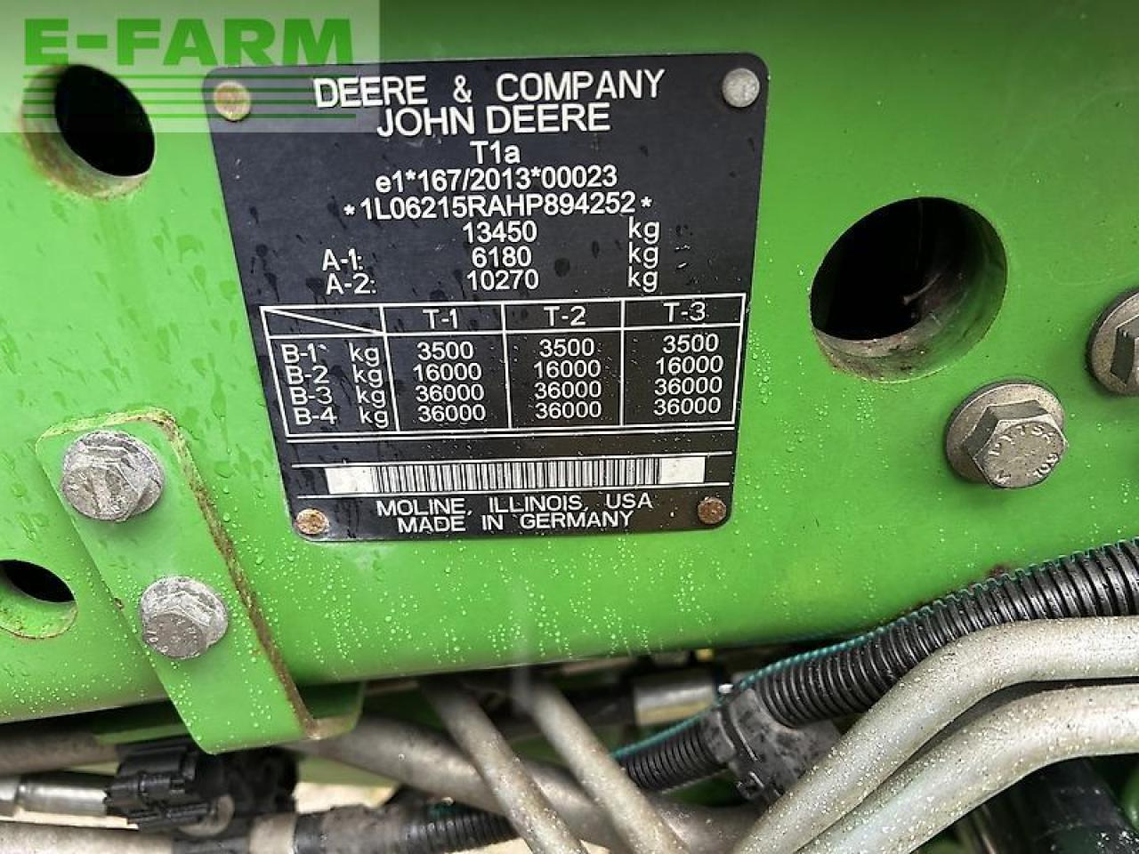 John Deere 6215r - Farm tractor: picture 5 John Deere 6215r - Farm tractor: picture 5