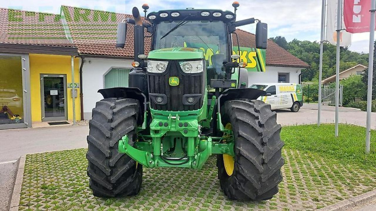 John Deere 6215r - Farm tractor: picture 2 John Deere 6215r - Farm tractor: picture 2
