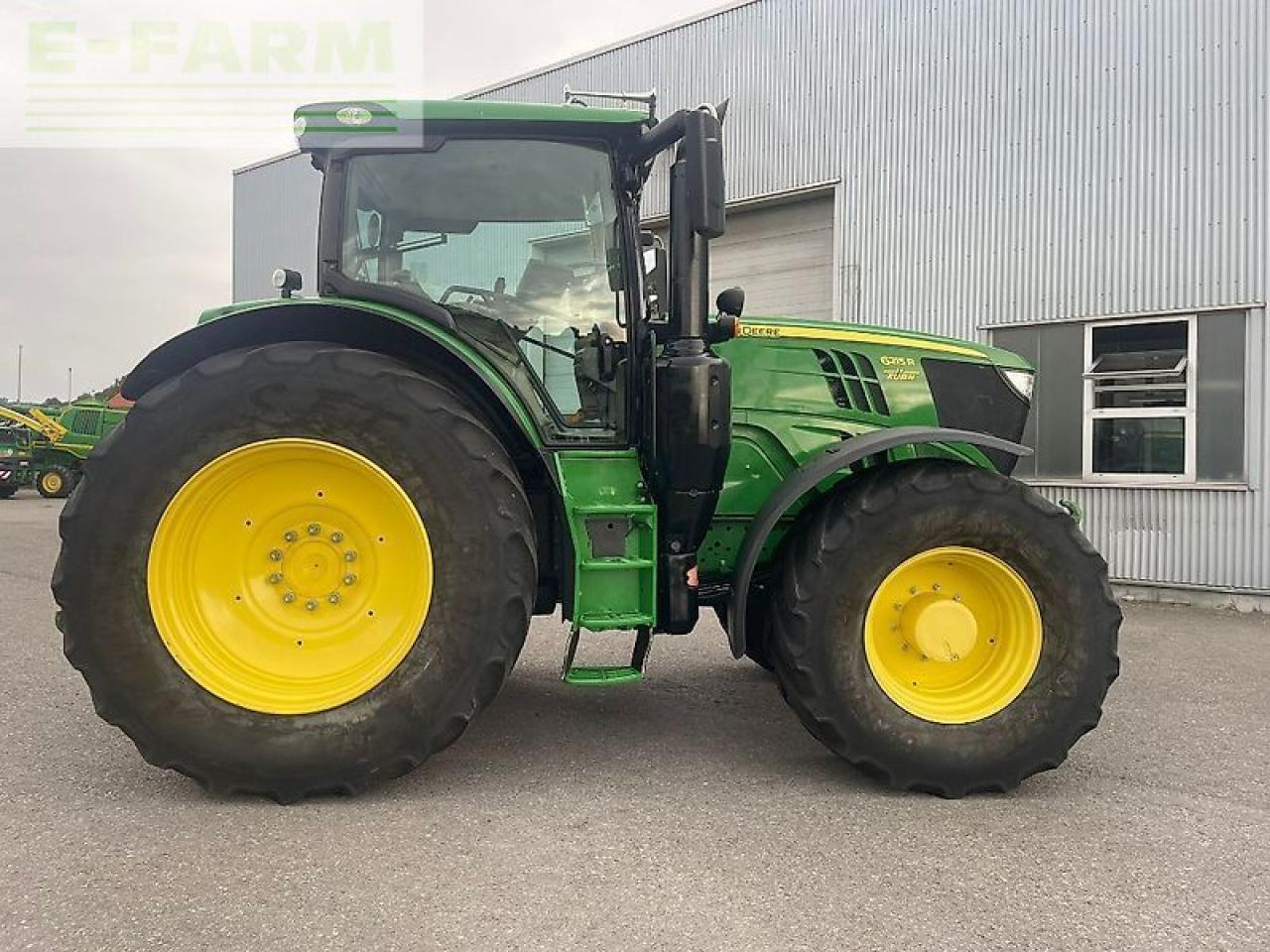 John Deere 6215r - Farm tractor: picture 3 John Deere 6215r - Farm tractor: picture 3