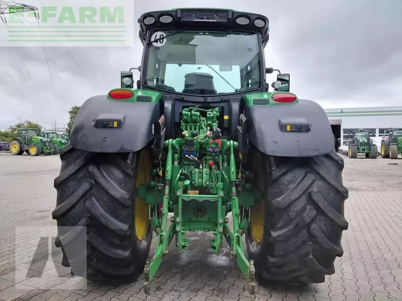 John Deere 6215r - Farm tractor: picture 4 John Deere 6215r - Farm tractor: picture 4
