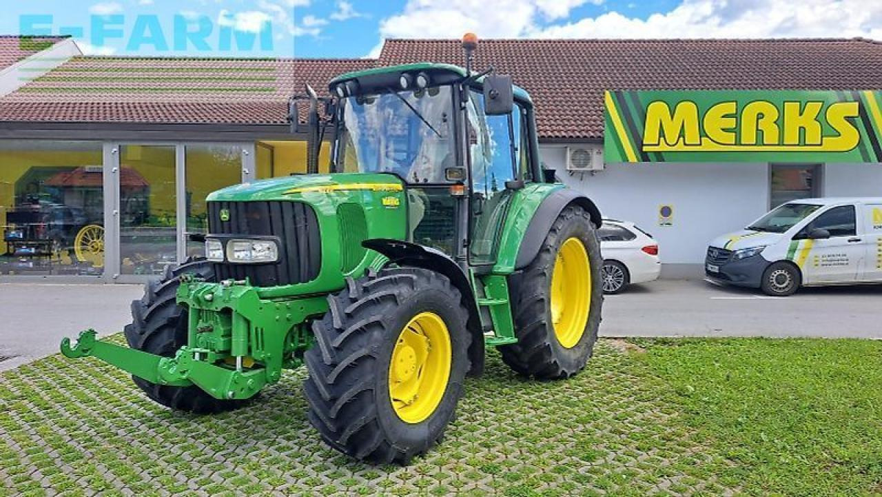 John Deere 6220 premium - Farm tractor: picture 1 John Deere 6220 premium - Farm tractor: picture 1