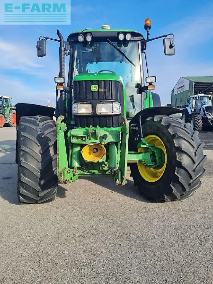 John Deere 6220 premium - Farm tractor: picture 2 John Deere 6220 premium - Farm tractor: picture 2