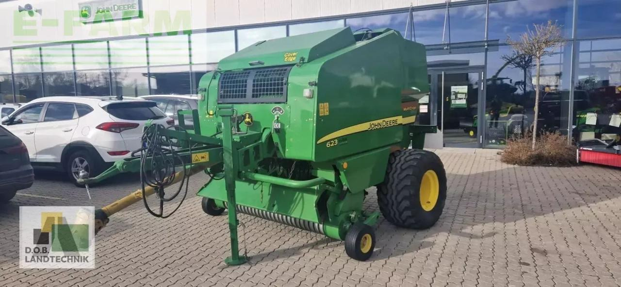 John Deere 623 multicrop - Square baler: picture 1 John Deere 623 multicrop - Square baler: picture 1