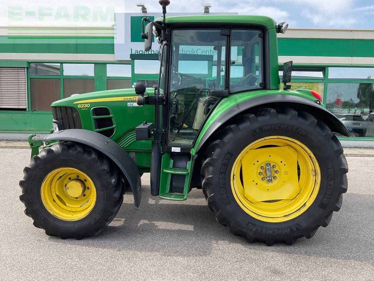 John Deere 6230 PREMIUM - Farm tractor: picture 2 John Deere 6230 PREMIUM - Farm tractor: picture 2