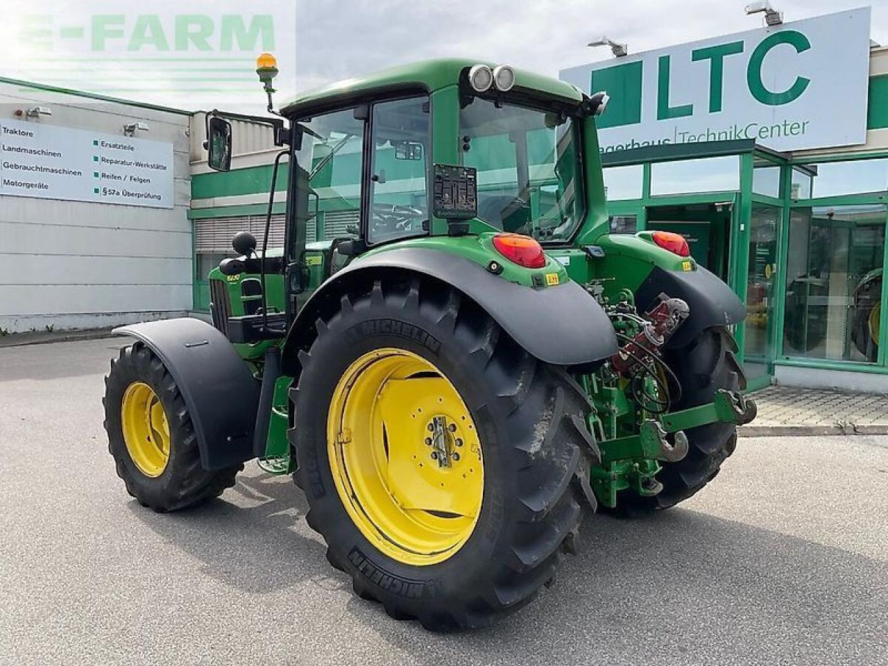 John Deere 6230 premium - Farm tractor: picture 4 John Deere 6230 premium - Farm tractor: picture 4