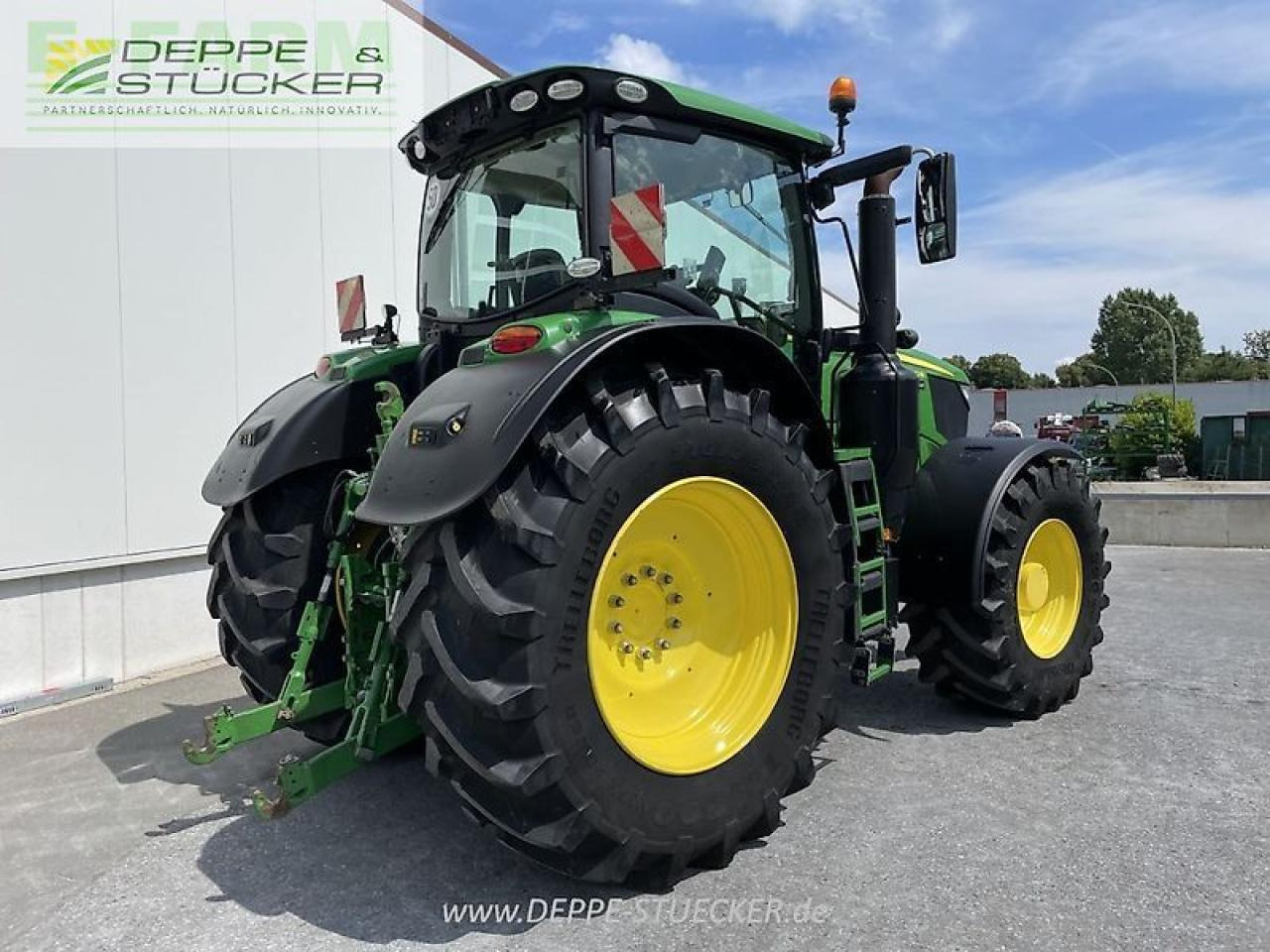 John Deere 6230r - Farm tractor: picture 2 John Deere 6230r - Farm tractor: picture 2