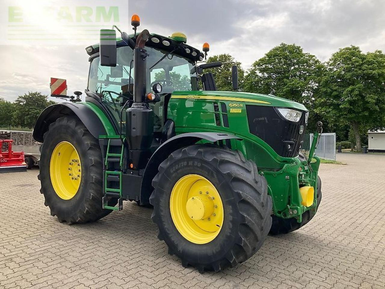 John Deere 6250 r - Farm tractor: picture 1 John Deere 6250 r - Farm tractor: picture 1