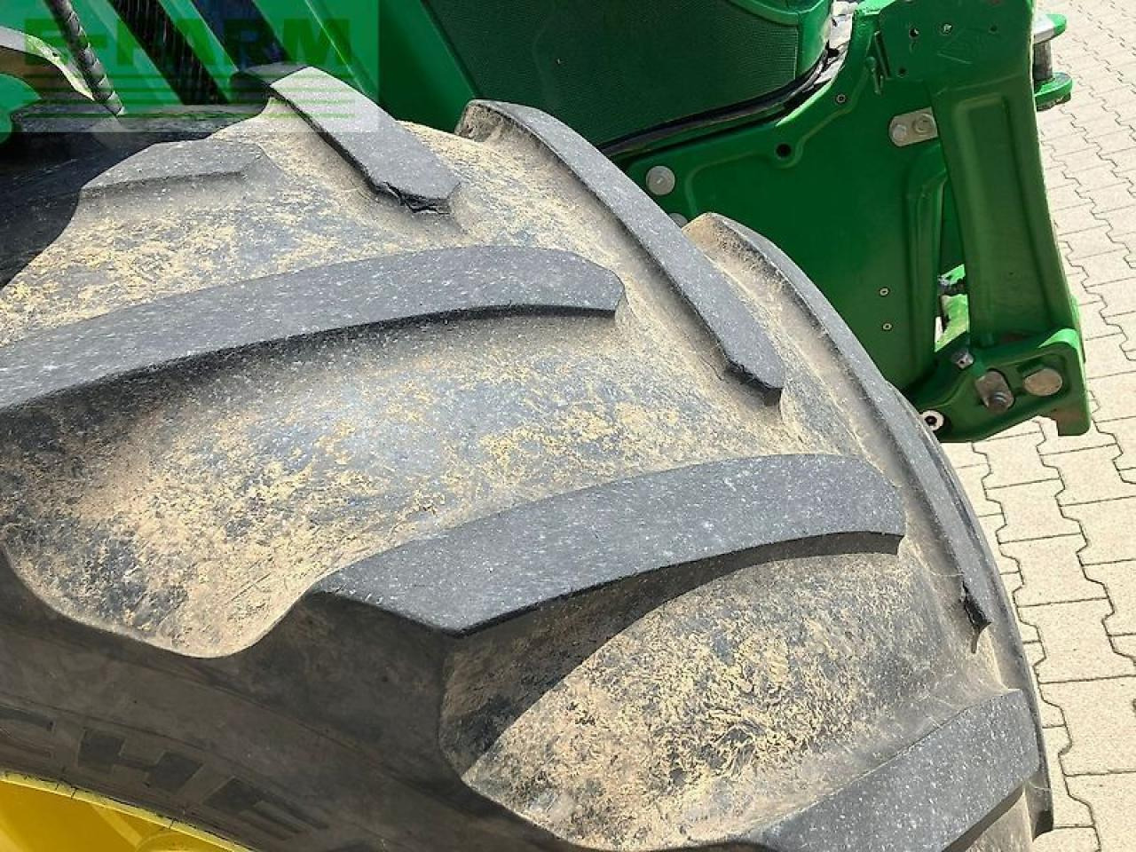 John Deere 6250r - Farm tractor: picture 3 John Deere 6250r - Farm tractor: picture 3