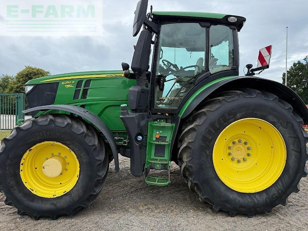 John Deere 6250r - Farm tractor: picture 2 John Deere 6250r - Farm tractor: picture 2