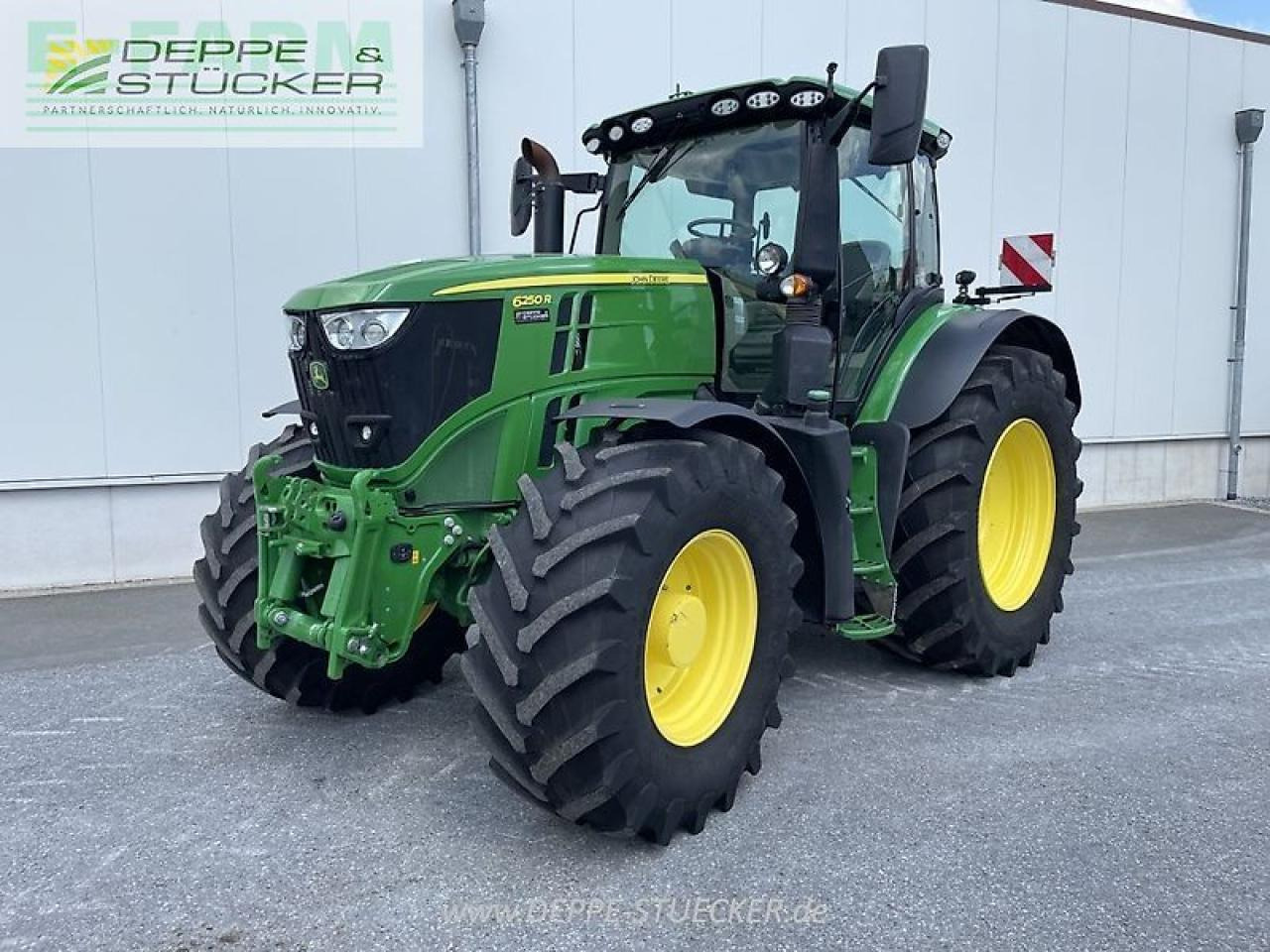 John Deere 6250r - Farm tractor: picture 1 John Deere 6250r - Farm tractor: picture 1