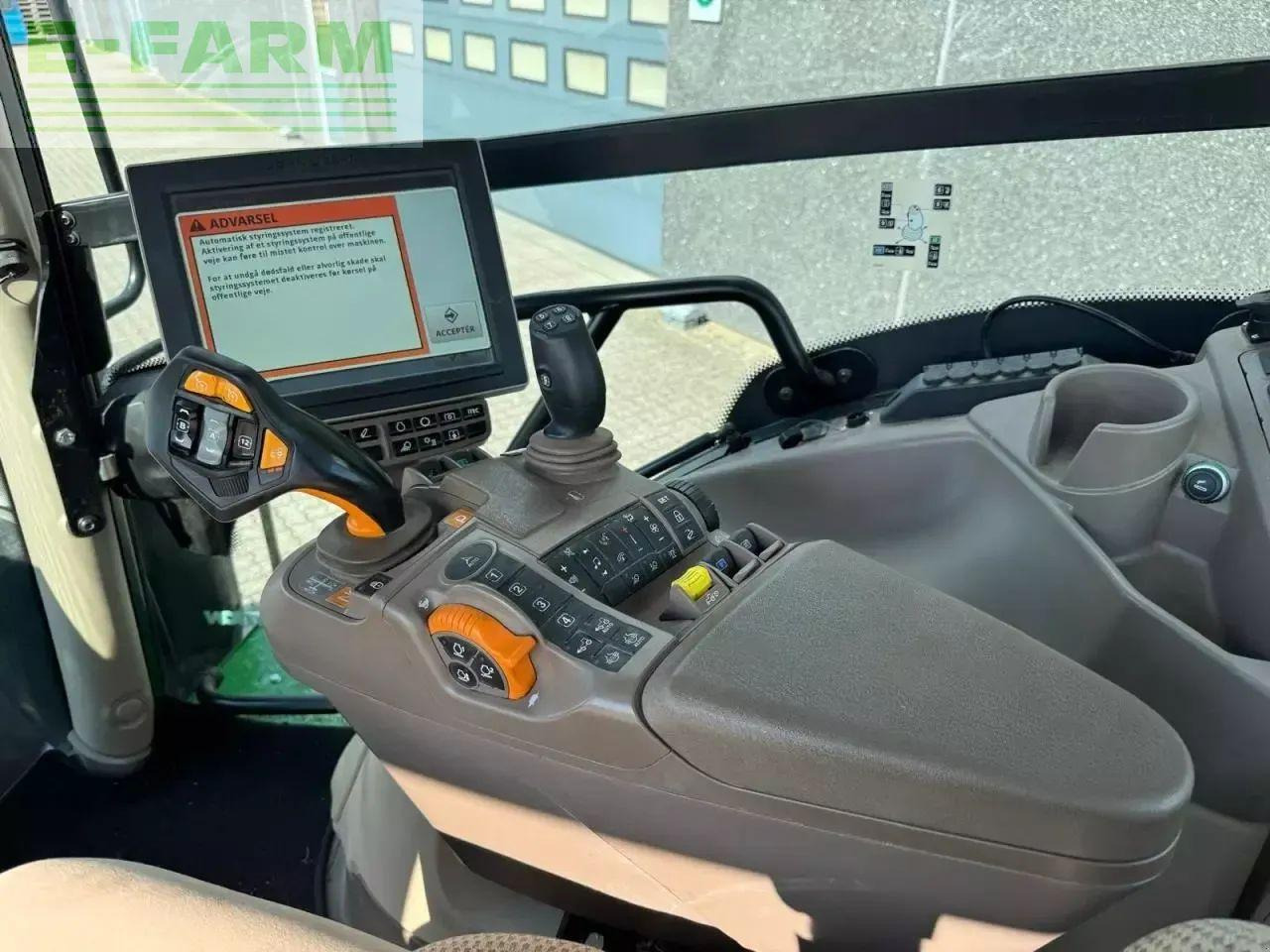 John Deere 6250r - Farm tractor: picture 4 John Deere 6250r - Farm tractor: picture 4