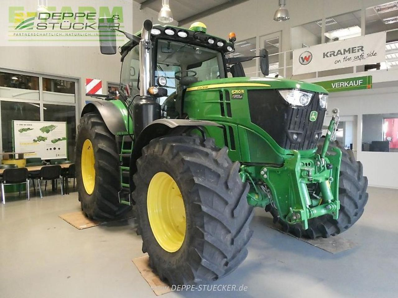 John Deere 6250r - Farm tractor: picture 3 John Deere 6250r - Farm tractor: picture 3