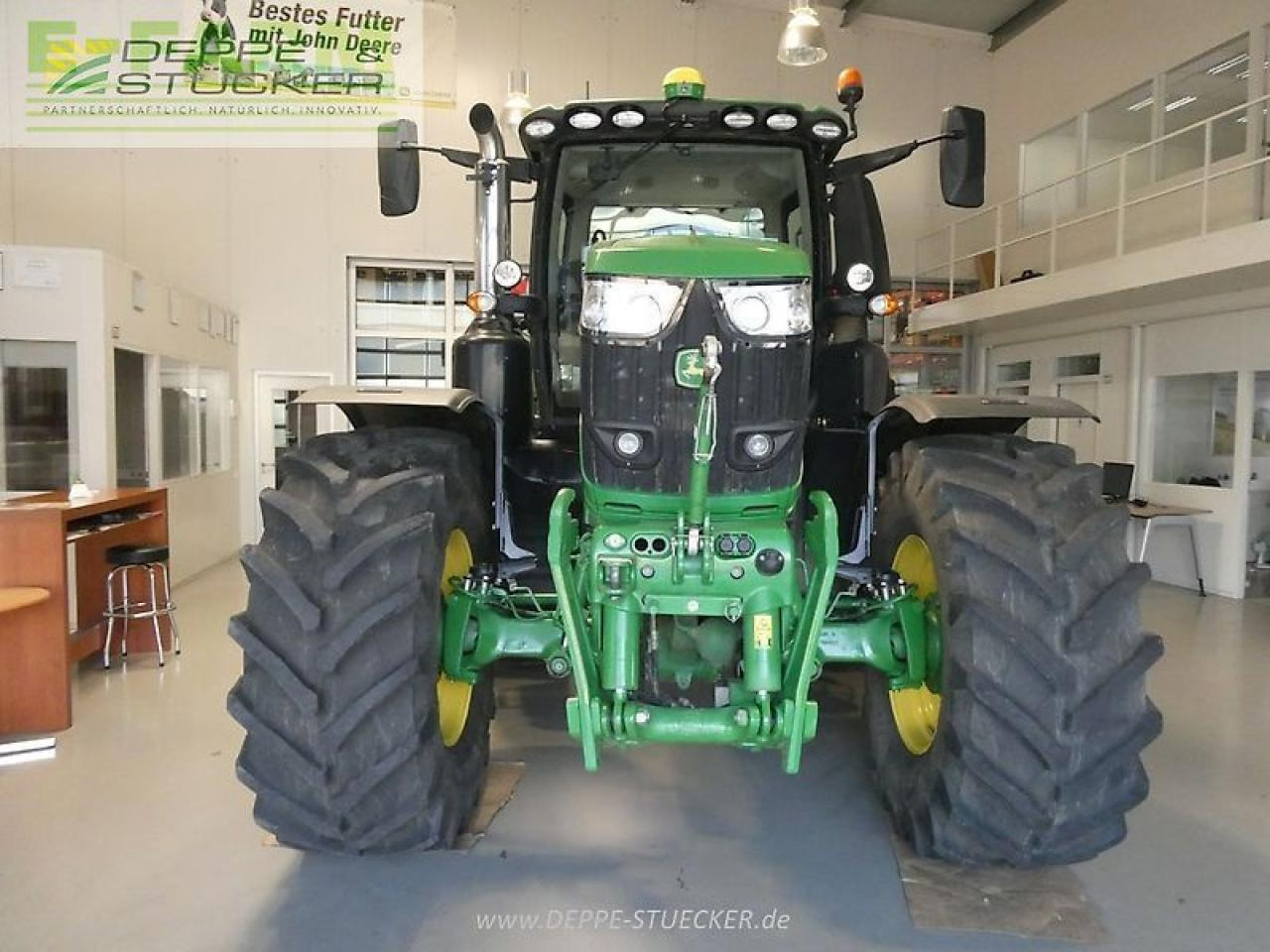 John Deere 6250r - Farm tractor: picture 2 John Deere 6250r - Farm tractor: picture 2