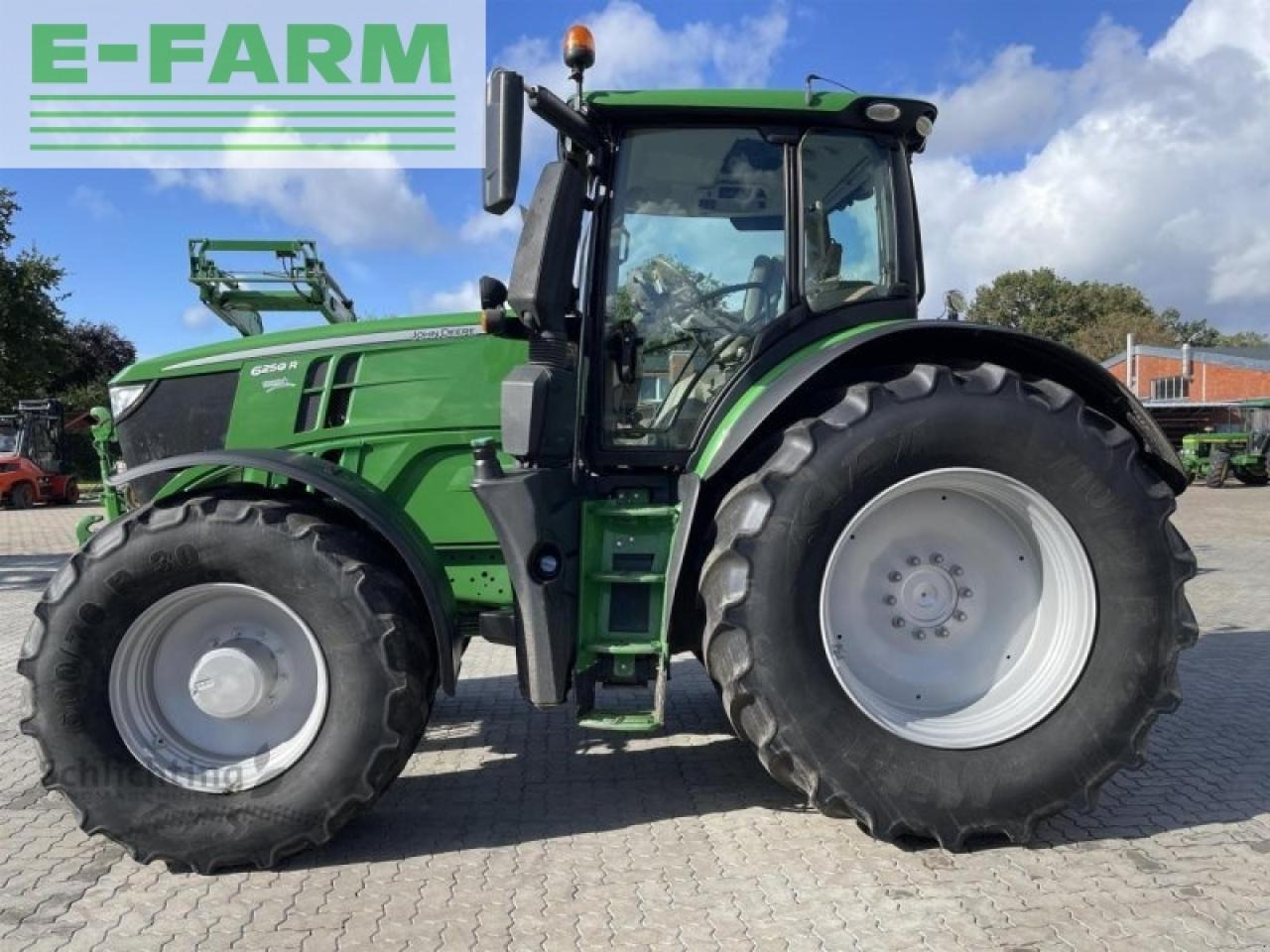 John Deere 6250r - Farm tractor: picture 2 John Deere 6250r - Farm tractor: picture 2