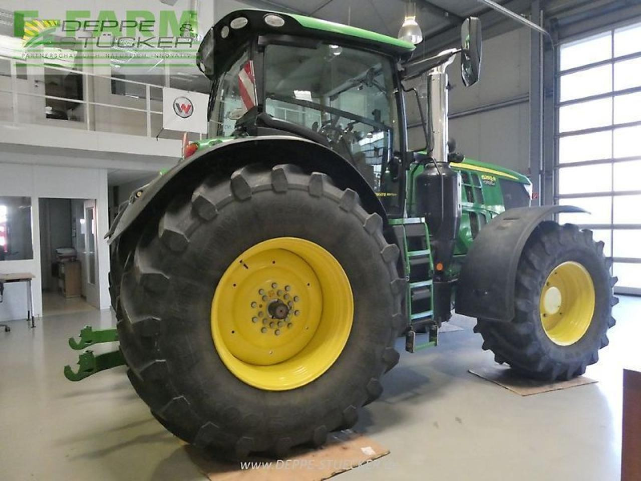 John Deere 6250r - Farm tractor: picture 5 John Deere 6250r - Farm tractor: picture 5