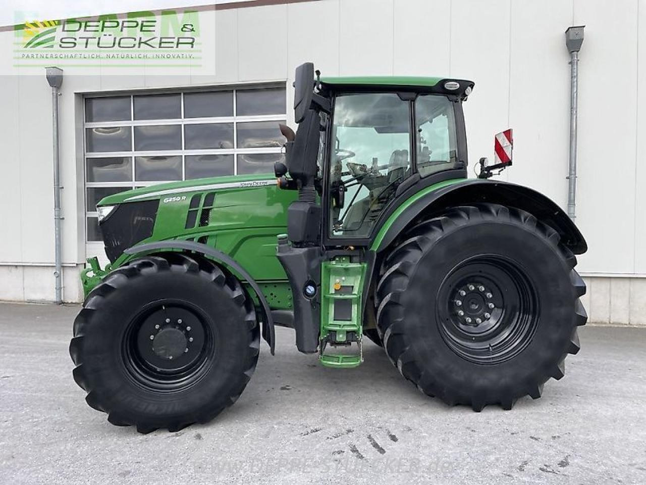 Farm tractor John Deere 6250r: picture 12