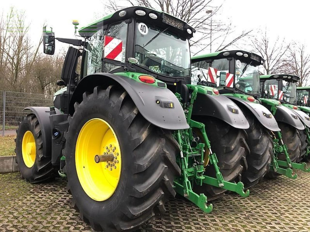 John Deere 6250r mit fkh/ fzw/ ap-40km/h - Farm tractor: picture 5 John Deere 6250r mit fkh/ fzw/ ap-40km/h - Farm tractor: picture 5