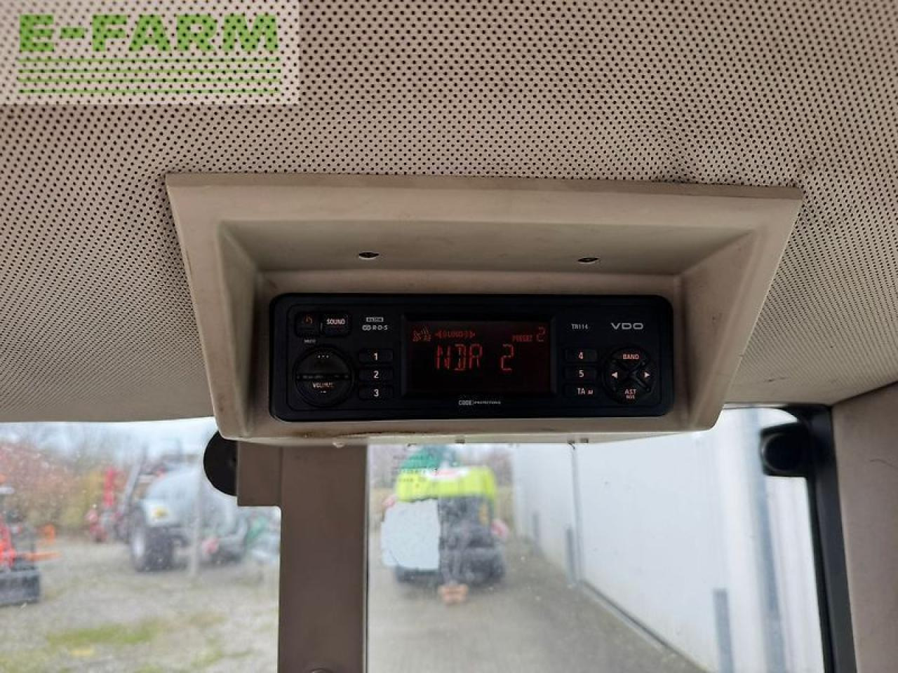 John Deere 6320 - Farm tractor: picture 5 John Deere 6320 - Farm tractor: picture 5