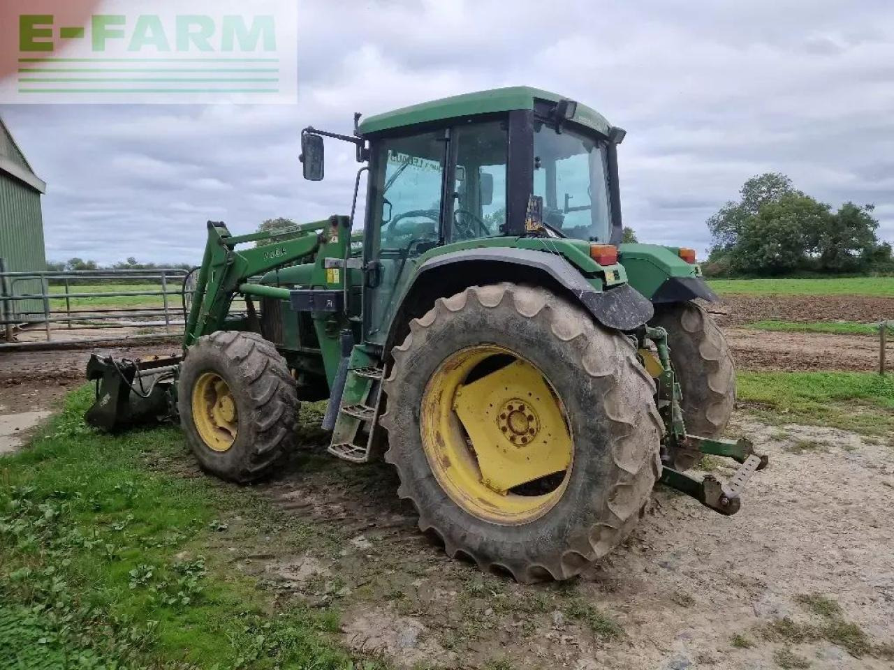 Farm tractor John Deere 6510: picture 7