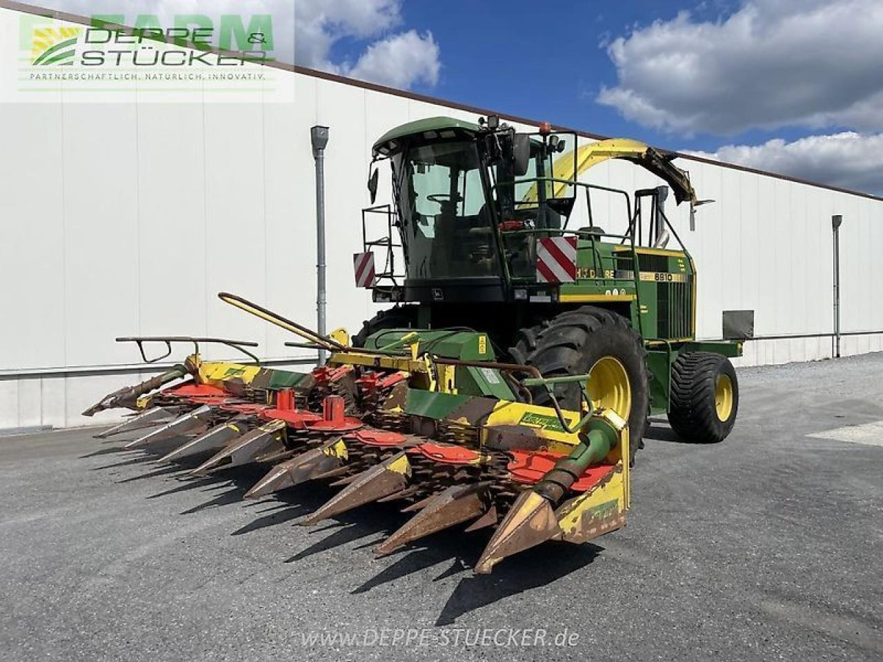 John Deere 6810 - Farm tractor: picture 1 John Deere 6810 - Farm tractor: picture 1