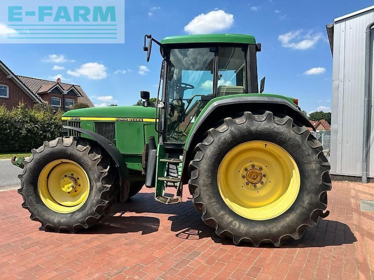 John Deere 6810 premium - Farm tractor: picture 3 John Deere 6810 premium - Farm tractor: picture 3