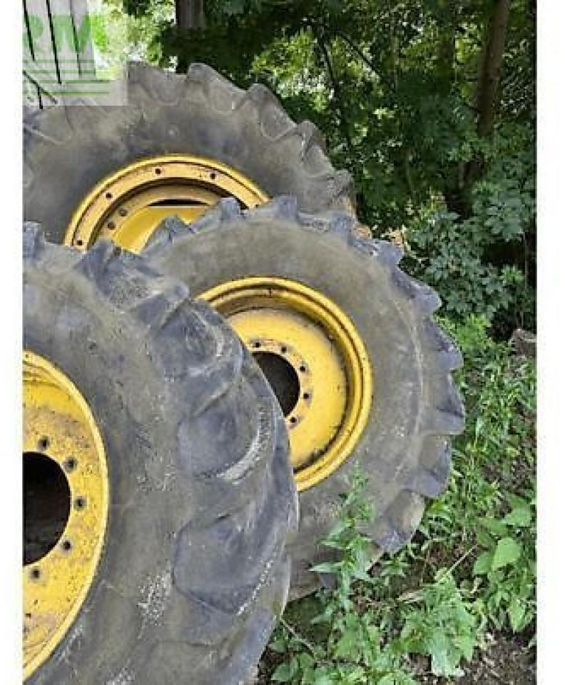 John Deere 6910 - Farm tractor: picture 4 John Deere 6910 - Farm tractor: picture 4