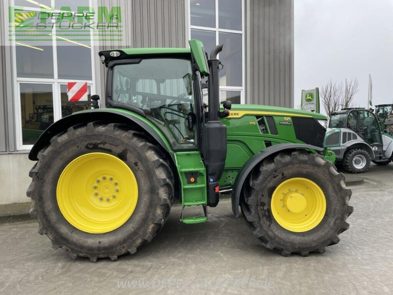 John Deere 6r 175 - Farm tractor: picture 3 John Deere 6r 175 - Farm tractor: picture 3