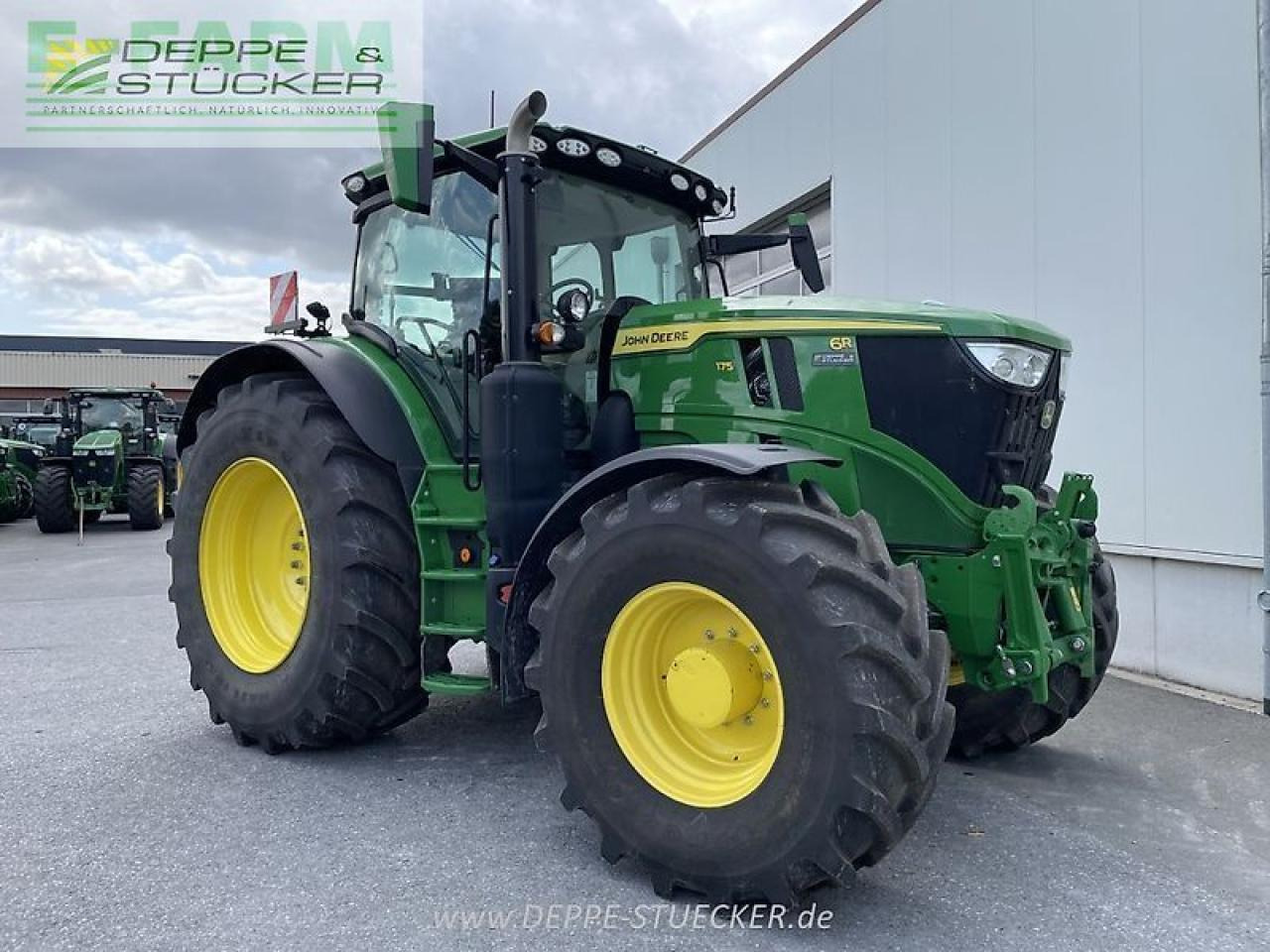 John Deere 6r 175 - Farm tractor: picture 2 John Deere 6r 175 - Farm tractor: picture 2