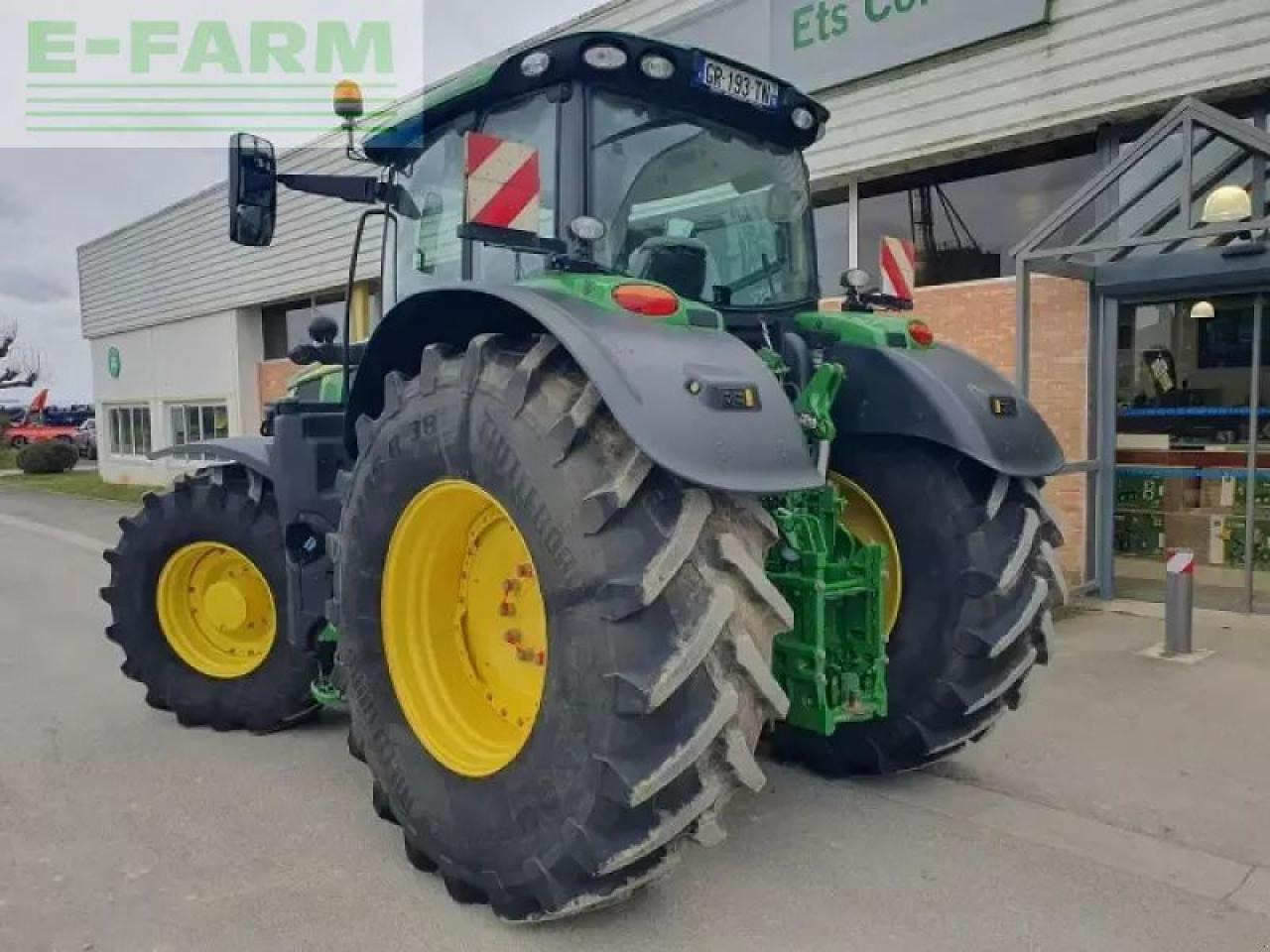 John Deere 6r 195 - Farm tractor: picture 4 John Deere 6r 195 - Farm tractor: picture 4