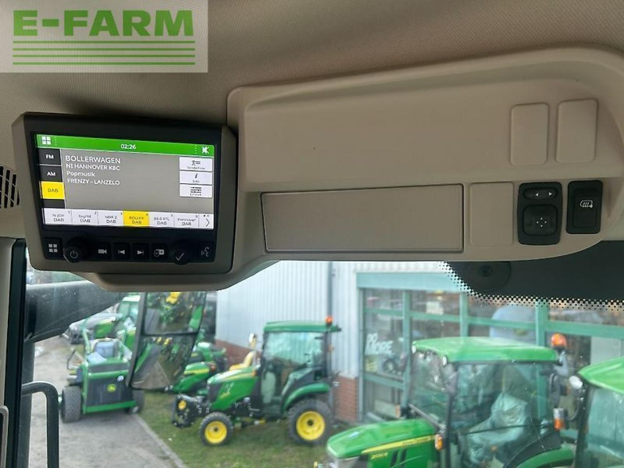 Farm tractor John Deere 6r 215: picture 11