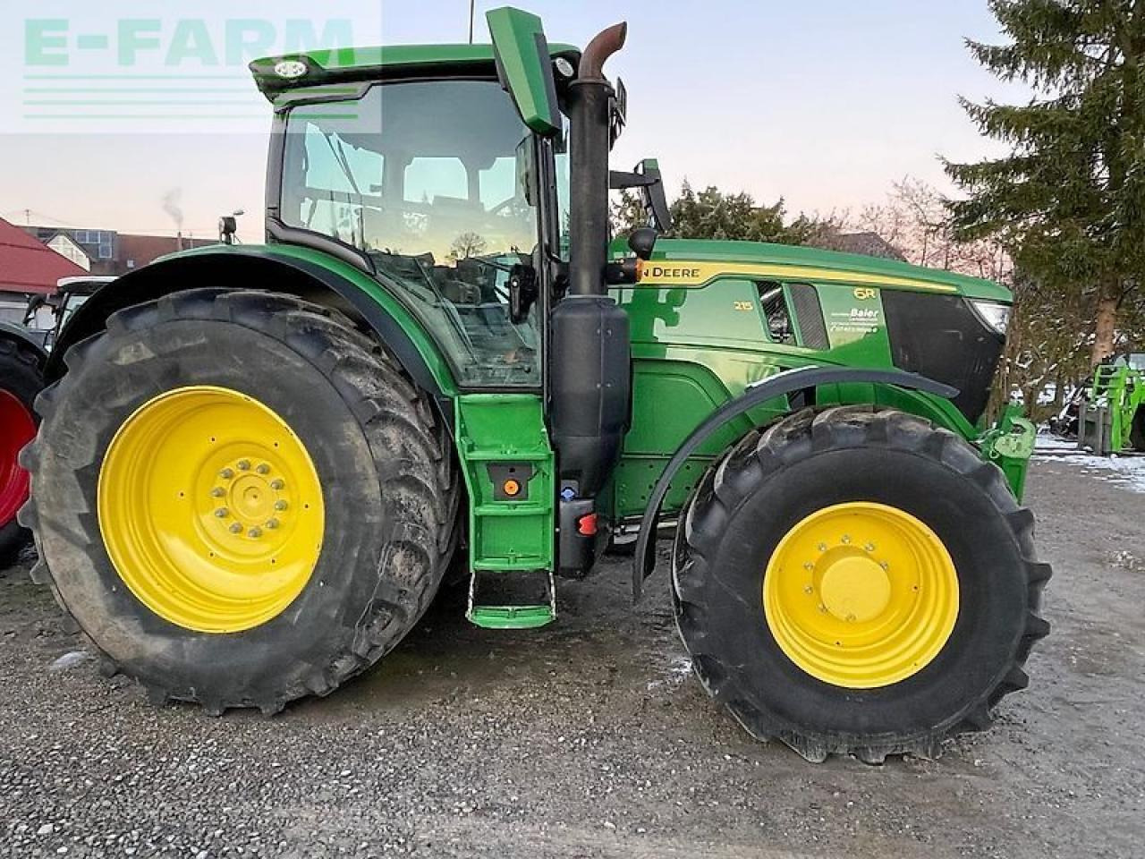 John Deere 6r 215 - Farm tractor: picture 1 John Deere 6r 215 - Farm tractor: picture 1