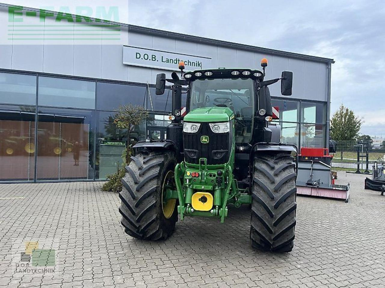 John Deere 6r 230 - Farm tractor: picture 3 John Deere 6r 230 - Farm tractor: picture 3