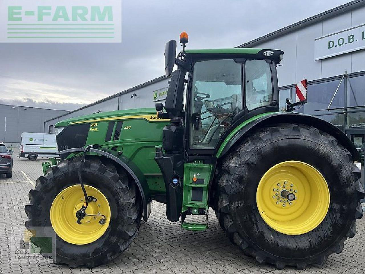 John Deere 6r 230 - Farm tractor: picture 2 John Deere 6r 230 - Farm tractor: picture 2
