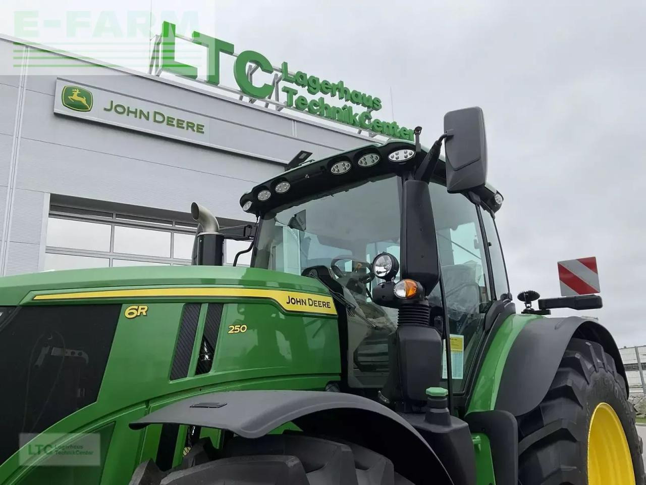 Farm tractor John Deere 6r 250: picture 22