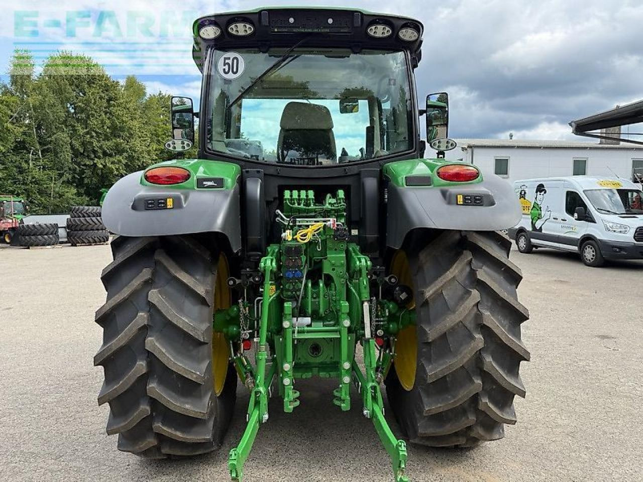 John Deere 6r130 - Farm tractor: picture 4 John Deere 6r130 - Farm tractor: picture 4