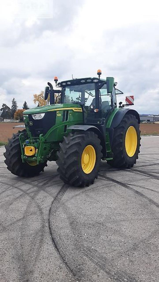 John Deere 6r195 / 6r 195 - Farm tractor: picture 1 John Deere 6r195 / 6r 195 - Farm tractor: picture 1