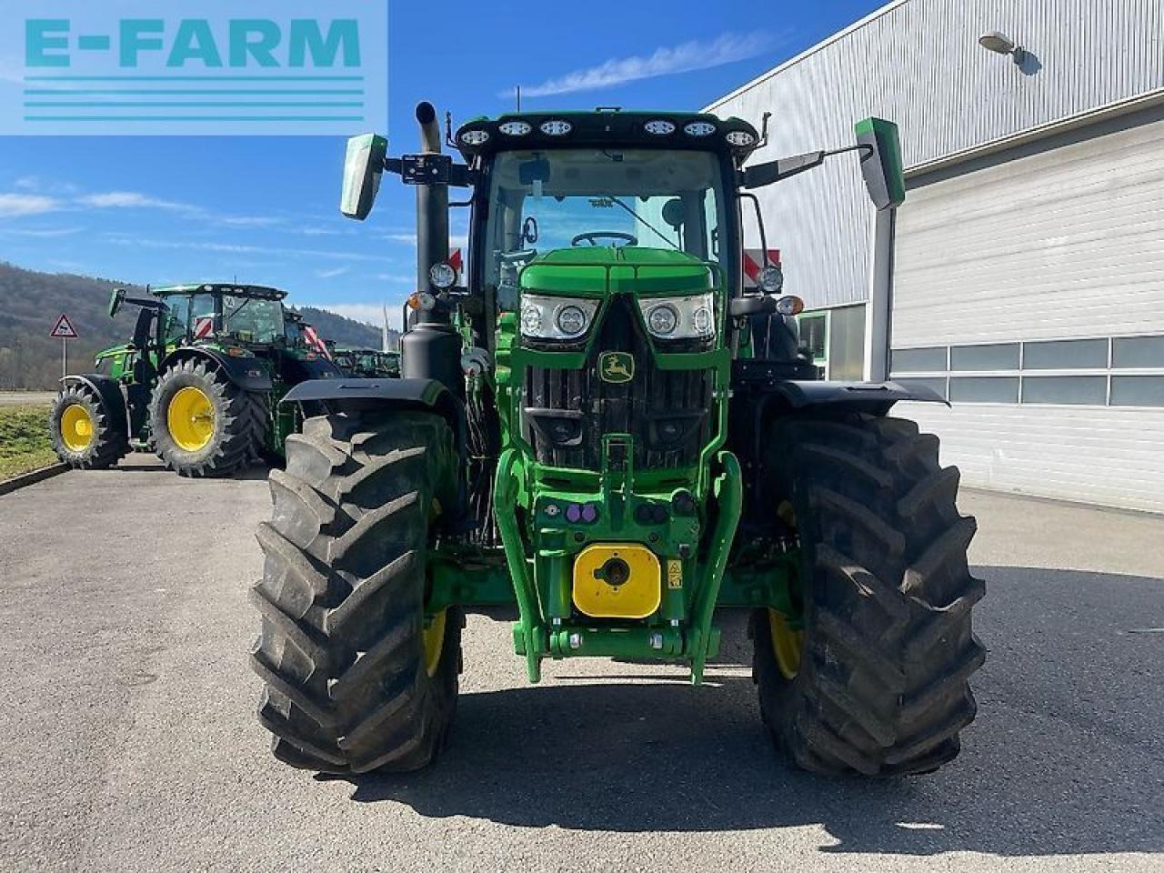 John Deere 6r215 / 6r 215 - Farm tractor: picture 3 John Deere 6r215 / 6r 215 - Farm tractor: picture 3