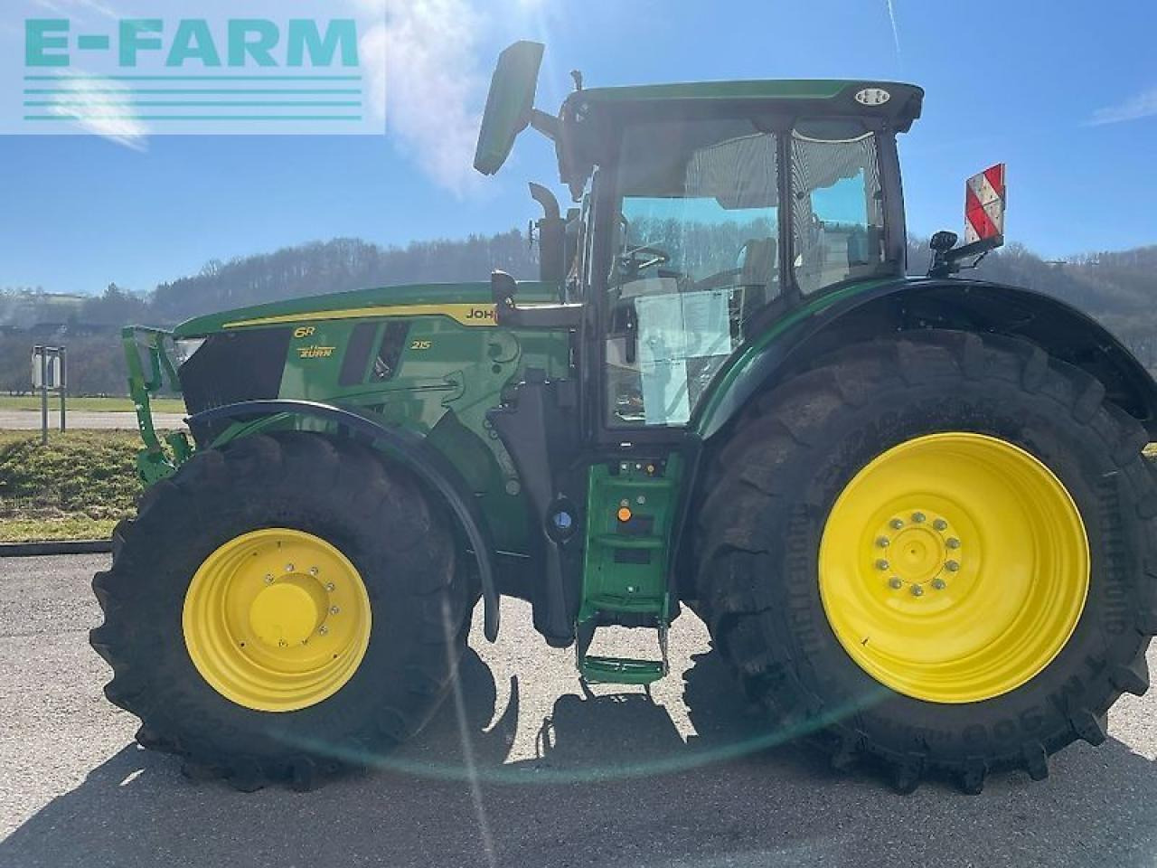 John Deere 6r215 / 6r 215 - Farm tractor: picture 5 John Deere 6r215 / 6r 215 - Farm tractor: picture 5