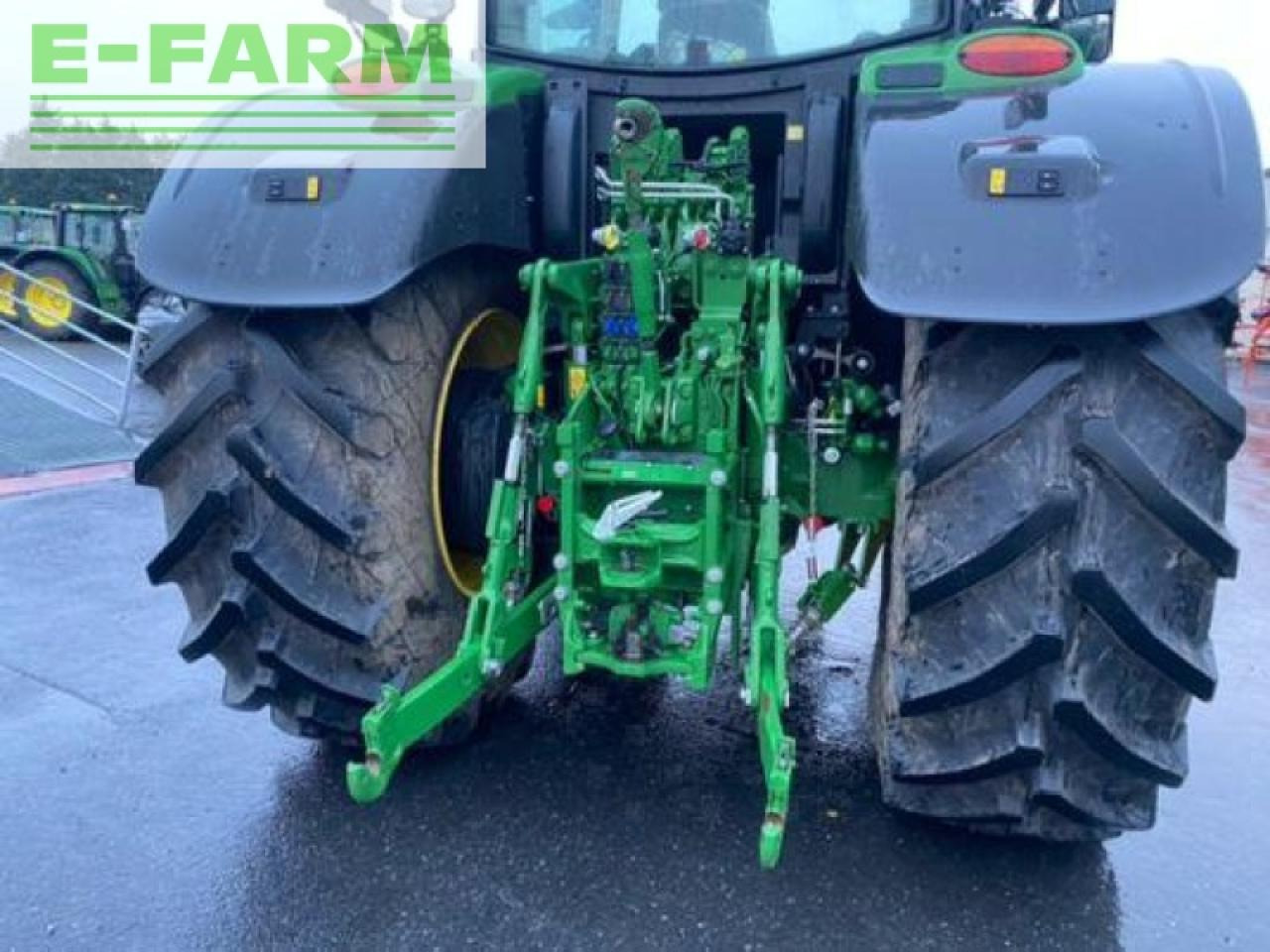 John Deere 6r215 - Farm tractor: picture 5 John Deere 6r215 - Farm tractor: picture 5
